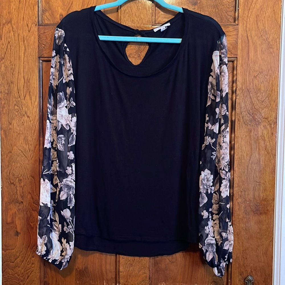 Floral Statement Sleeve Top
